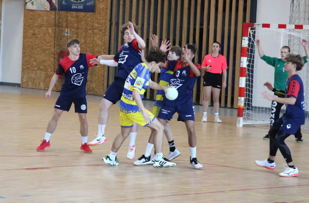 Montech HBC 2 confirme à domicile et reste co-leader 2 IMG 7004