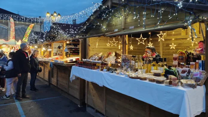 Moissac marche de noel place des recollets Moissac marche de noel place des recollets