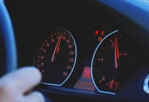 Au volant alors que son permis est suspendu, il est positif au cannabis Vitesse-pexels-didsss