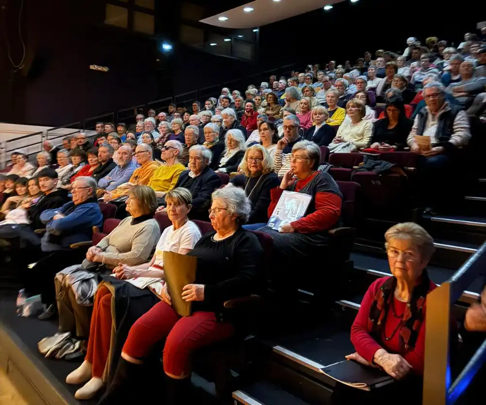 Castelsarrasin. Salle comble pour le récital de chorales solidaire du Rotary 2 Récital de chorales solidaire à la salle Descazeaux de Castelsarrasin