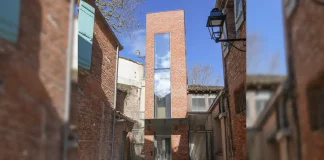 Moissac. L’ascenseur urbain est désormais en service Ascenseur urbain de Moissac reliant le parking de l’Office de tourisme à la place Durand-de-Bredon