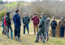 Dans le Pays de Lafrançaise, des agriculteurs misent sur l’accueil à la ferme pour diversifier leur activité Agriculteurs du Pays de Lafrançaise en formation à l’accueil à la ferme dans le Tarn-et-Garonne.