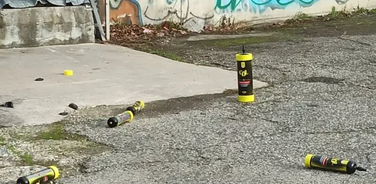 Gaz hilarant : à Moissac, le maire interdit la consommation de protoxyde d’azote sur l’espace public Cartouches de protoxyde d’azote abandonnées sur la voie publique à Moissac