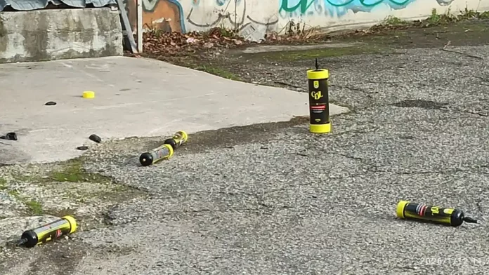 Cartouches de protoxyde d’azote abandonnées sur la voie publique à Moissac