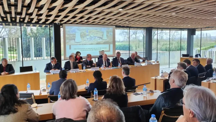 Golfech candidate pour accueillir deux réacteurs EPR2 Réunion à Valence-d’Agen : élus et préfets soutiennent la candidature de la centrale de Golfech à l’accueil de deux réacteurs EPR2.