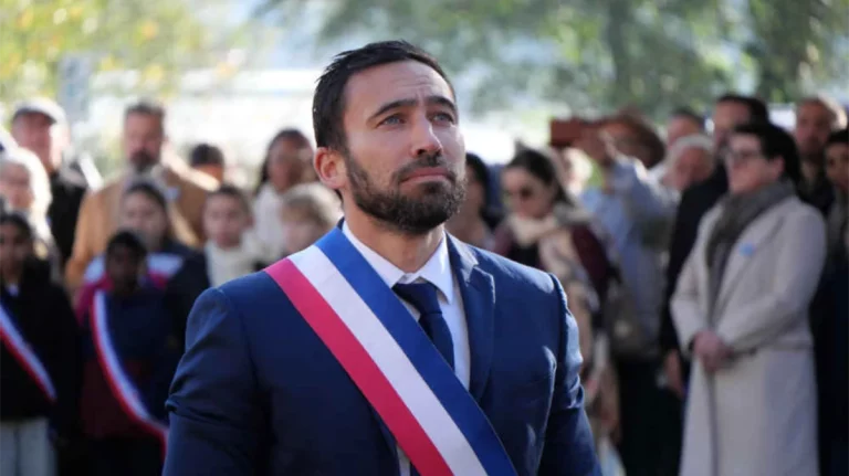 Romain Lopez, maire sortant de Moissac, annonce sa candidature pour un second mandat aux élections municipales.
