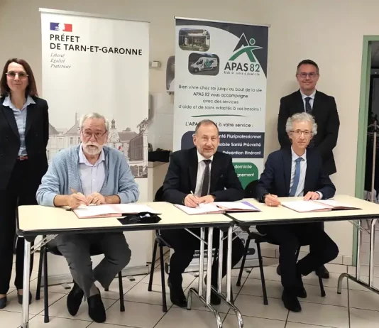 Santé. Le premier Médicobus arrive en Tarn-et-Garonne pour lutter contre les déserts médicaux Signature officielle de la convention du Médicobus avec le préfet et les partenaires de santé à Castelsarrasin