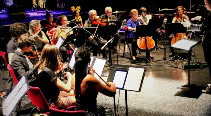 Concert de l’école de musique de Moissac au Hall de Paris avec les élèves et ensembles musicaux sur scène
