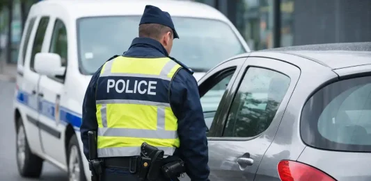 Sans permis ni assurance, il roulait malgré une interdiction de conduire pendant 10 ans. Contrôle routier par la police nationale à Montauban