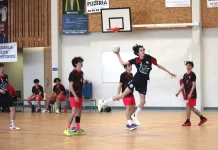 Montech. Les -18 confirment face à Condom et signent un nouveau succès joueurs de handball de Montech en match contre Condom lors d’une victoire 30 à 22