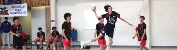 joueurs de handball de Montech en match contre Condom lors d’une victoire 30 à 22