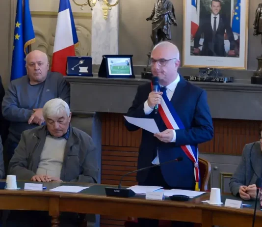 Castelsarrasin. Réélu, Jean-Philippe Bésiers veut « tirer les enseignements » du scrutin Jean-Philippe Bésiers discours conseil municipal installation Castelsarrasin 2026