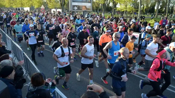 coureurs au départ du marathon de Montauban 2026 avec une forte participation dans les rues de la ville