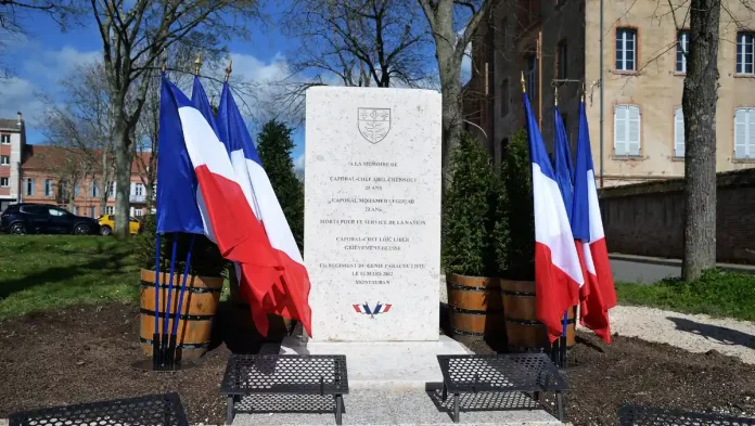 Stèle en hommage aux victimes de l’attentat du 15 mars 2012 à Montauban