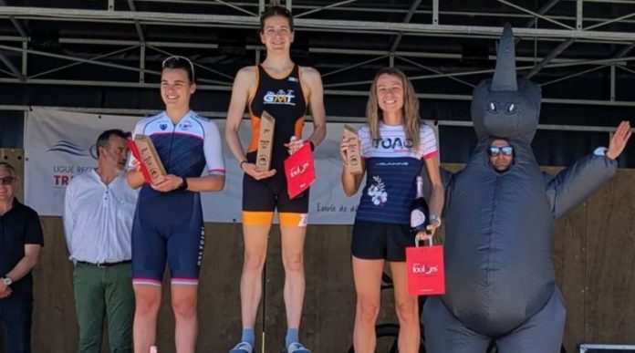 Podium du Duablok de Golfech 2026 avec les champions d’Occitanie de duathlon