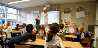 Montauban. Trois classes fermées au lieu de cinq : un compromis dans un contexte de baisse des élèves Montauban : des classes fermées à la rentrée 2026 dans les écoles
