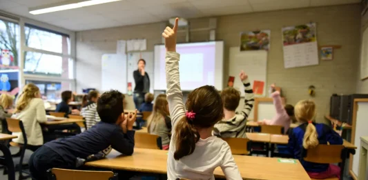 Montauban. Trois classes fermées au lieu de cinq : un compromis dans un contexte de baisse des élèves Montauban : des classes fermées à la rentrée 2026 dans les écoles