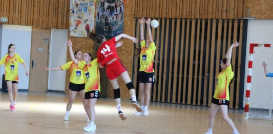 joueuses montech victoire millau handball moins de 18 ans