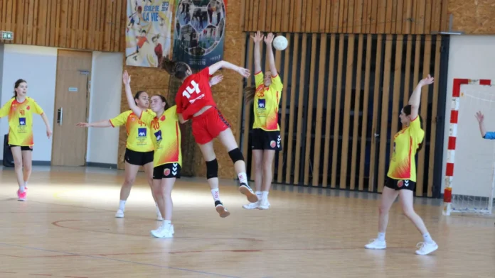 joueuses montech victoire millau handball moins de 18 ans