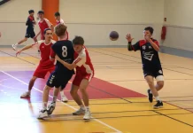 Montech s’impose après un coup tactique décisif face à Saint-Sulpice-Bessières (47-40) joueur montech attaque st sulpice bessieres handball moins 18 match