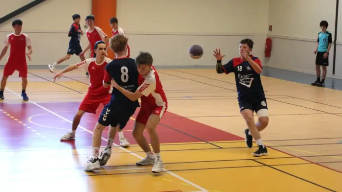 joueur montech attaque st sulpice bessieres handball moins 18 match