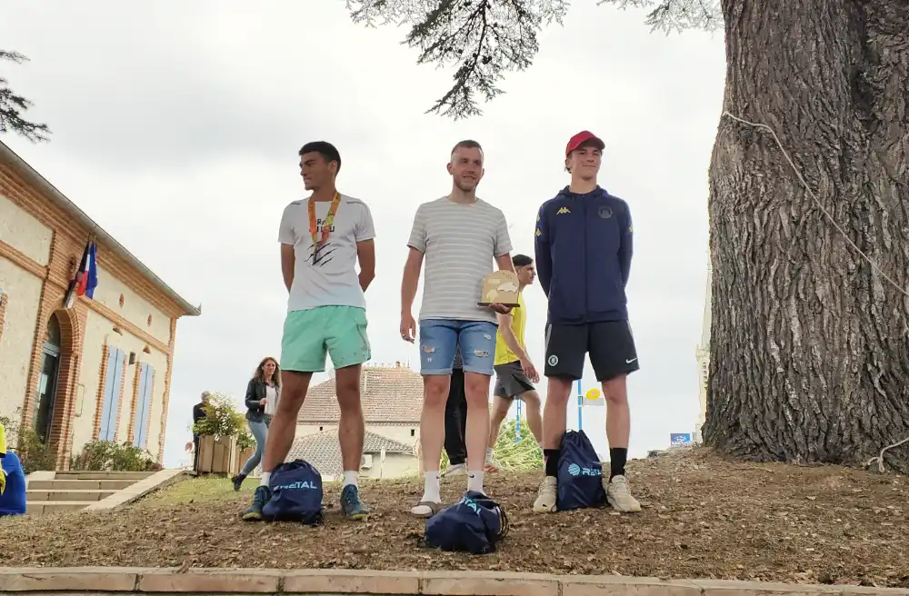 podium homme 8km trail de montesquieu