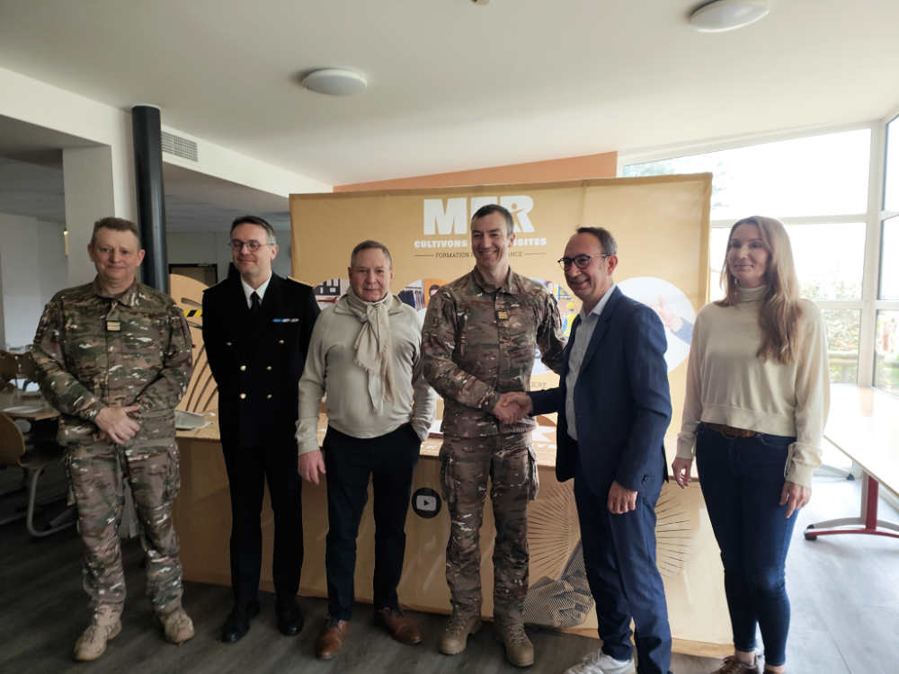 Moissac. La MFR signe une convention pour structurer sa classe défense 2 signature convention classe defense mfr moissac ciec castelsarrasin