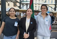 À Moissac, 18 jeunes mobilisés sur le marché pour le Bleuet de France Jeunes volontaires collectant des dons pour le Bleuet de France sur le marché de Moissac