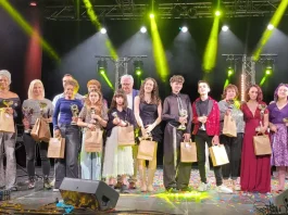Moissac. Les Voix d’Or de l’Occitanie changent d’échelle au Hall de Paris Les lauréats des Voix d’Or de l’Occitanie 2026 réunis sur scène au Hall de Paris de Moissac