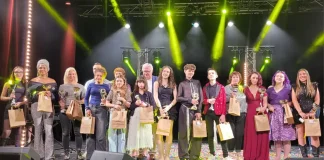 Moissac. Les Voix d’Or de l’Occitanie changent d’échelle au Hall de Paris Les lauréats des Voix d’Or de l’Occitanie 2026 réunis sur scène au Hall de Paris de Moissac