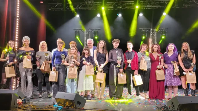Les gagnants des Voix d’Or de l’Occitanie 2026 à Moissac Les lauréats des Voix d’Or de l’Occitanie 2026 réunis sur scène au Hall de Paris de Moissac