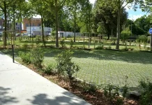 Montauban. Le parking des Berges rouvre après neuf mois de transformation Le nouveau parking des Berges à Montauban, réaménagé au pied du Tarn et du pont Vieux.