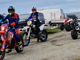 Randonnée quad et enduro : 180 pilotes pour la 16ᵉ édition de la Montesquivienne Les participants en quad et enduro se rendent sur la ligne de départ de la Montesquivienne à Montesquieu