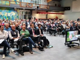Plus de 200 élus réunis à Golfech face aux enjeux du risque nucléaire Réunion d’information sur le nucléaire organisée à Golfech avec plus de 200 élus locaux