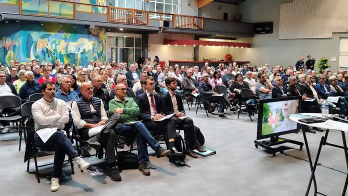 Réunion d’information sur le nucléaire organisée à Golfech avec plus de 200 élus locaux