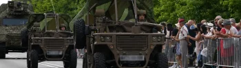 Un fardier du 17e Régiment du génie parachutiste lors d'une démonstration.