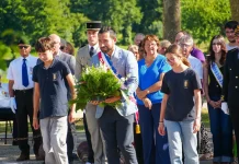 Moissac. Des collégiens de la Sainte-Famille au cœur de la cérémonie du 18 juin Cinq élèves de la classe Défense du collège Sainte-Famille participent à la cérémonie commémorative de l'Appel du 18 juin à Moissac.