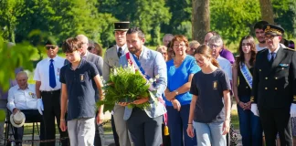Moissac. Des collégiens de la Sainte-Famille au cœur de la cérémonie du 18 juin Cinq élèves de la classe Défense du collège Sainte-Famille participent à la cérémonie commémorative de l'Appel du 18 juin à Moissac.