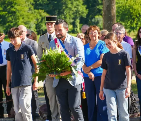 Moissac. Des collégiens de la Sainte-Famille au cœur de la cérémonie du 18 juin Cinq élèves de la classe Défense du collège Sainte-Famille participent à la cérémonie commémorative de l'Appel du 18 juin à Moissac.