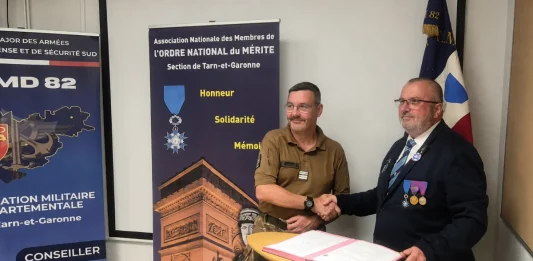 Transmettre le sens de l’engagement aux jeunes : un partenariat renforcé en Tarn-et-Garonne Les représentants de l'ANMONM 82 et de la Délégation militaire départementale signent une convention destinée à renforcer les actions menées auprès de la jeunesse en Tarn-et-Garonne.