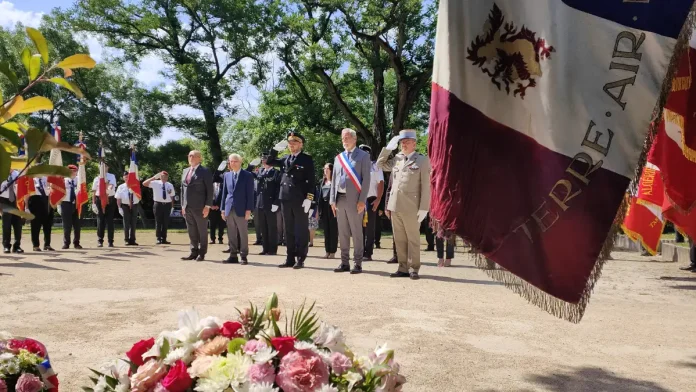 Hommage aux morts pour la France en Indochine à Montauban Cérémonie d'hommage aux morts pour la France en Indochine au cours Foucault à Montauban