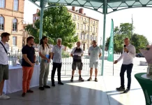 Montauban. Le challenge Mai à vélo rassemble 290 participants Des participants au challenge Mai à vélo reçoivent leurs récompenses sous le kiosque des allées Mortarieu à Montauban.