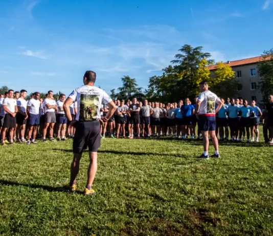 Caylus. 160 km en 24 heures : le défi extrême relevé lors de l’Infinity Trail du 11e RPIE Les 58 participants de l'Infinity Trail organisé par le 11e RPIE à Caylus avant le départ de l'épreuve
