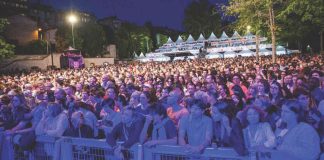 Montauban. « Pulse », une soirée électro au Jardin des Plantes avant le festival Des festivaliers profitent d'une soirée électro en plein air au Jardin des Plantes de Montauban.