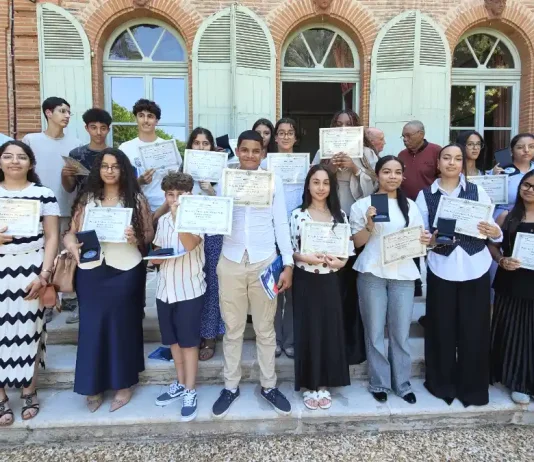 De la Résistance à l’engagement citoyen : 18 jeunes de Moissac distingués à la préfecture Dix-huit jeunes de Moissac récompensés à la préfecture de Tarn-et-Garonne pour leur travail sur la Résistance et l'engagement citoyen.