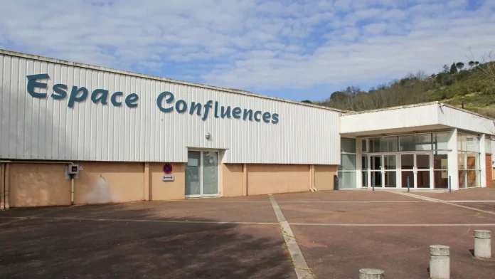 Une salle climatisée mise à disposition des habitants au Centre culturel de Moissac pendant un épisode de canicule.
