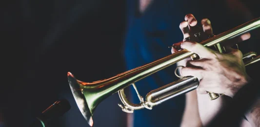 À Moissac, la trompette T.O.M.A. se dévoile au public samedi à la médiathèque Présentation de la trompette T.O.M.A. lors d'une rencontre musicale à la médiathèque de Moissac