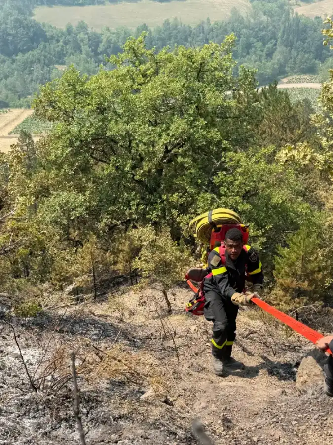 Les sapeurs parachutistes du 17ᵉ RGP mobilisés contre les feux de forêt en France 1 7aee5ea6 a7f2 4102 896c d8a6fc172c71