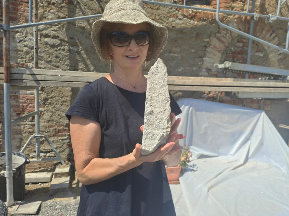 En restaurant l'église d'Espis, des bénévoles mettent au jour des peintures médiévales 1 IMG20260619160145