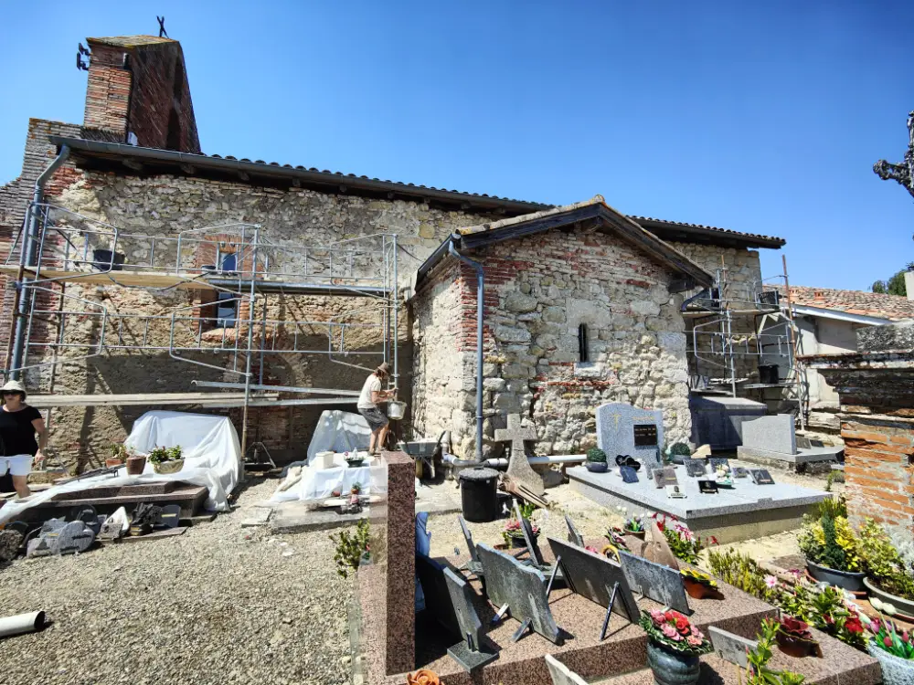En restaurant l'église d'Espis, des bénévoles mettent au jour des peintures médiévales 2 IMG20260619160205